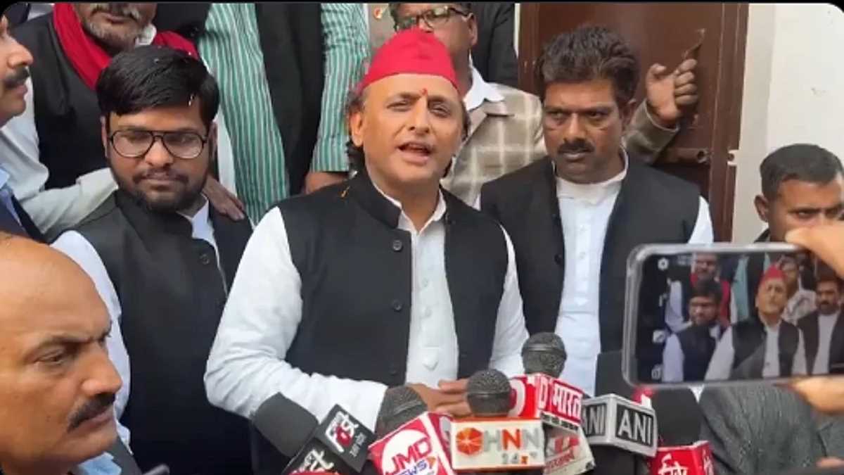 सांसद Ramji Lal Suman के घर पर हमले को लेकर सपा नेताओं ने सरकार पर साधा निशाना