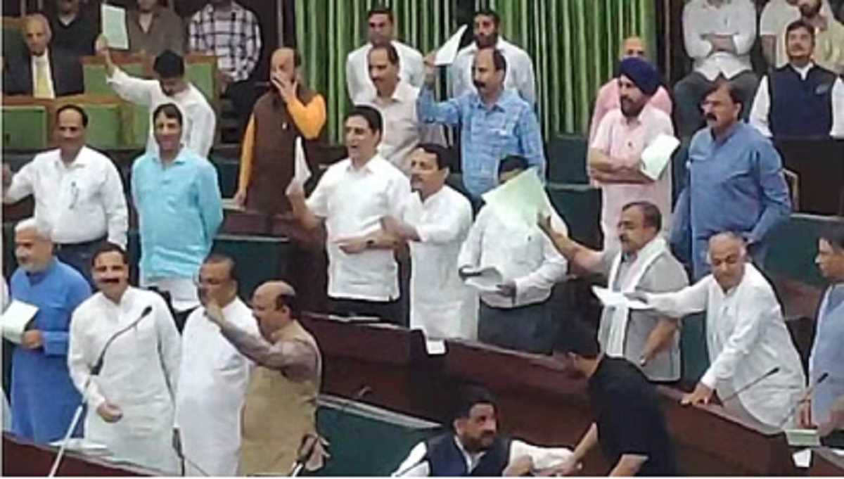 जम्मू-कश्मीर विधानसभा में वक्फ कानून को लेकर हंगामा, वक्फ बिल पर की चर्चा की मांग