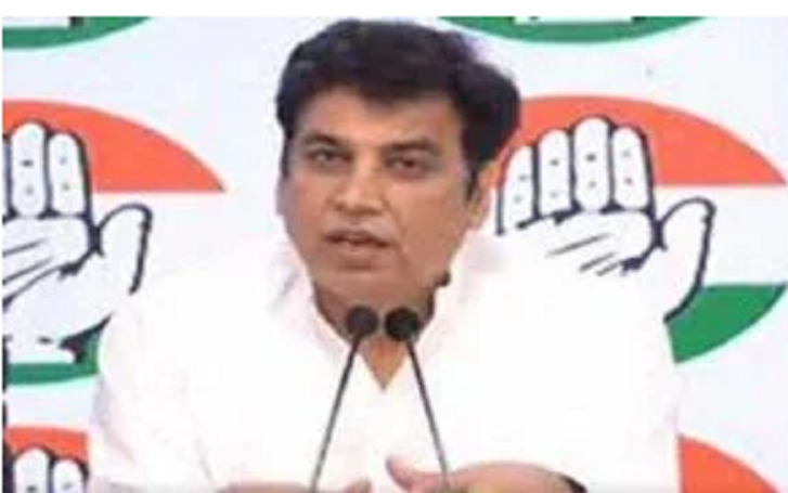 दिल्ली के व्यस्त क्षेत्रों में गाड़ियों पर भीड़ कर लगाने के फैसला तुगलकी फरमानः Devendra Yadav