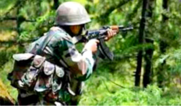 Kashmir: सुरक्षा बलों के साथ मुठभेड़ में 3 आतंकवादी ढ़ेर