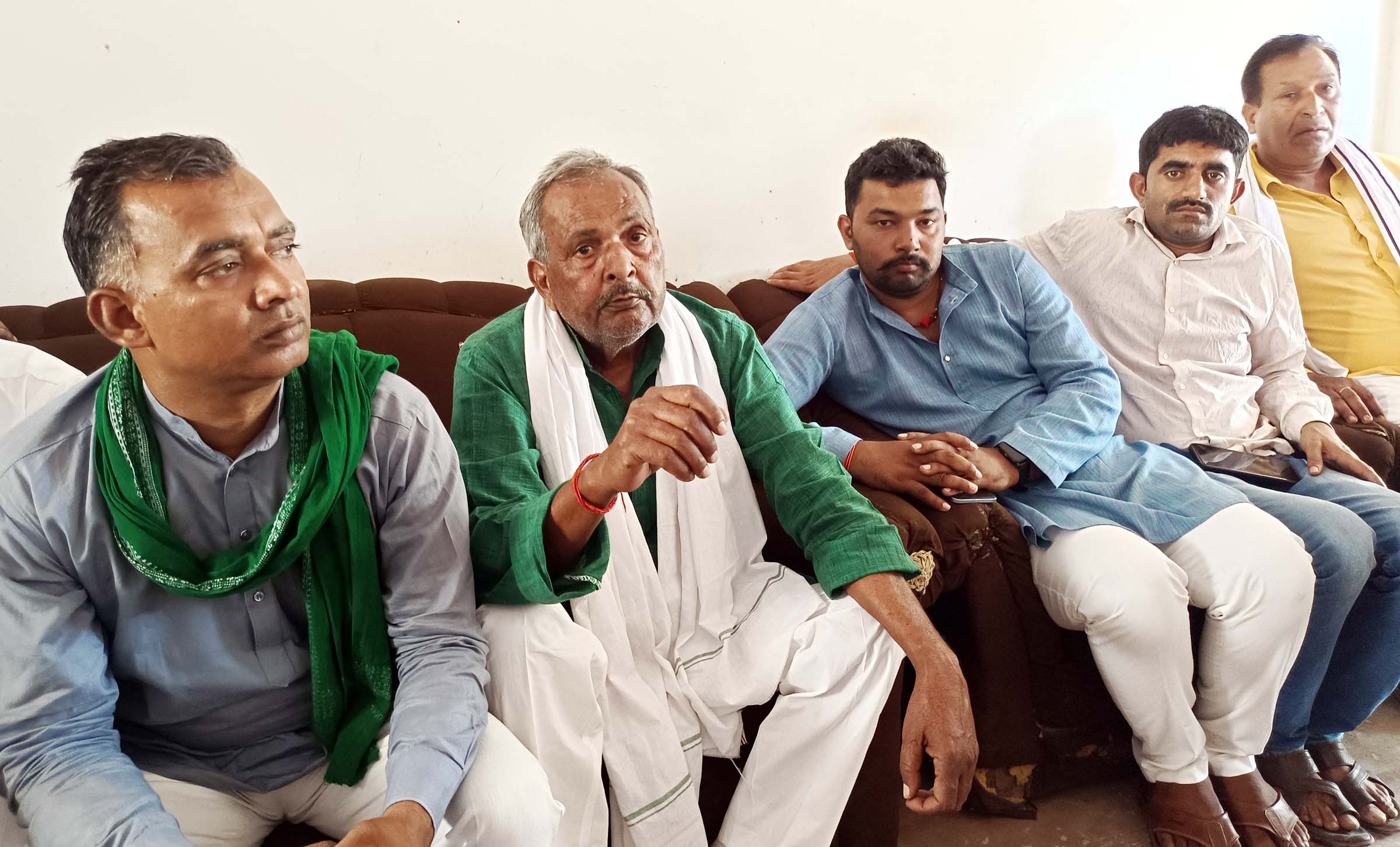 चरण सिंह की जयंती पर करेंगे रक्तदान, देश का किसान सेना के जवानों के साथ: राजेंद्र चरण सिंह की जयंती पर करेंगे रक्तदान, देश का किसान सेना के जवानों के साथ: राजेंद्र