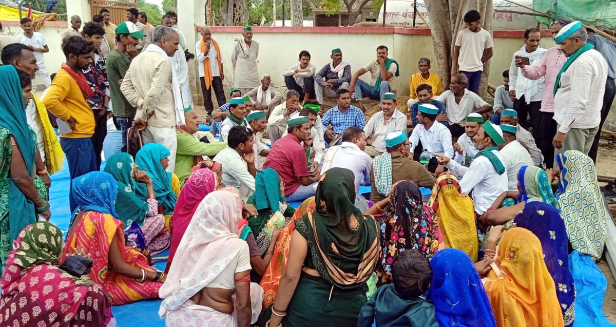 विभिन्न मांगों को लेकर भाकियू ने दिया धरना, पहुंची तीन थानों की पुलिस