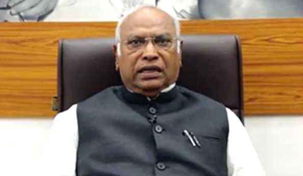 हमारे सैन्यबलों की सटीक कार्रवाई सराहनीय : Kharge