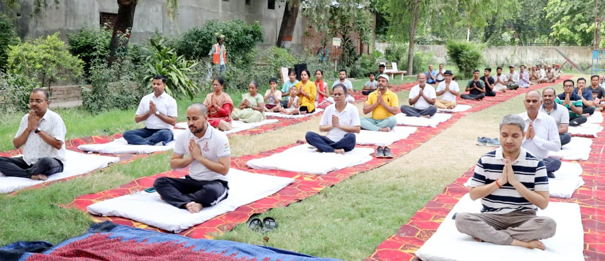 प्रतिदिन 15 मिनट योग कर हासिल कर सकते स्वास्थ्य लाभ : रविन्द्र