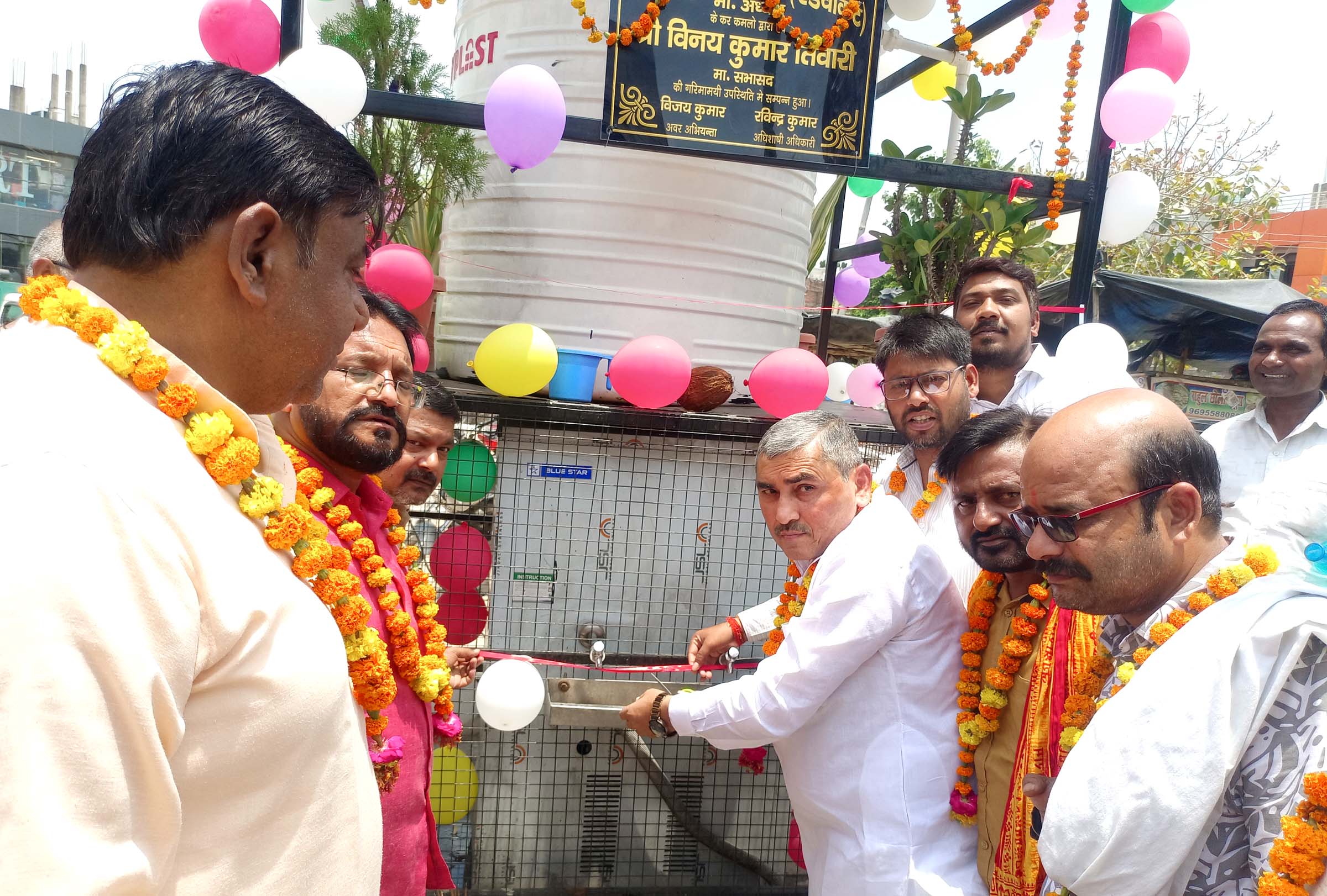 नगर पालिका ने पटेल नगर चौराहा में लगाया चार लाख की लागत वाला वाटर कूलर