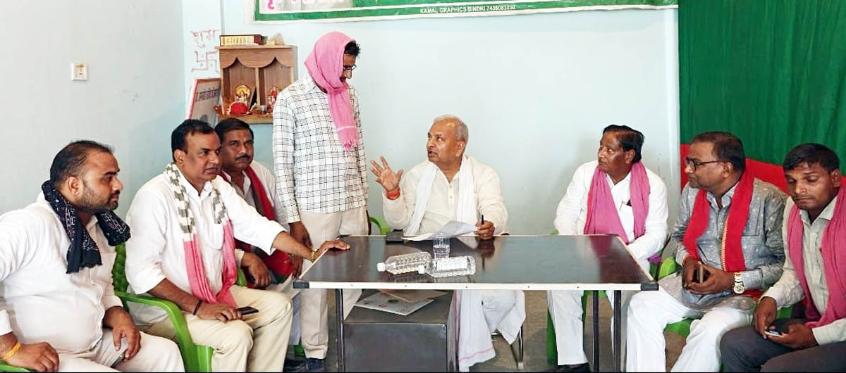 सांसद ने कैंप कार्यालय में सुनीं पीड़ितों की समस्याएं ,प्लेन हादसे पर जताया दुख