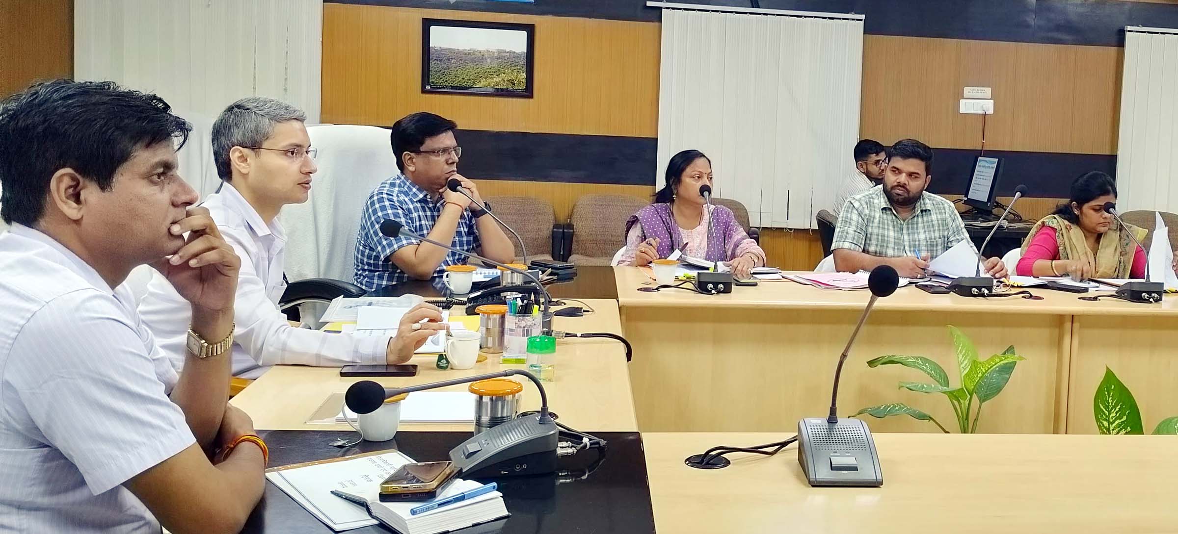 निष्पक्ष व पारदर्शी तरीके से करें निर्वाचक नामावलियों का वृहद पुनरीक्षण कार्य: रविन्द्र