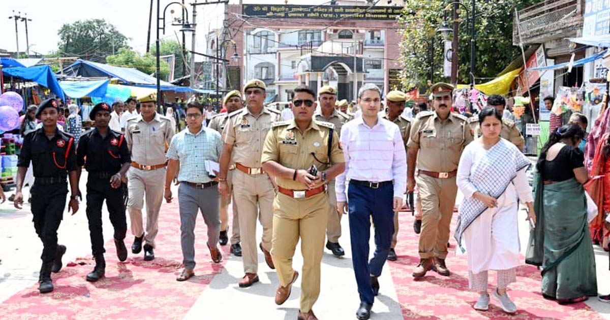 ड्यूटी में लगे अधिकारियों व कर्मचारियों को किया चेक, श्रद्धालुओं से किया संवाद