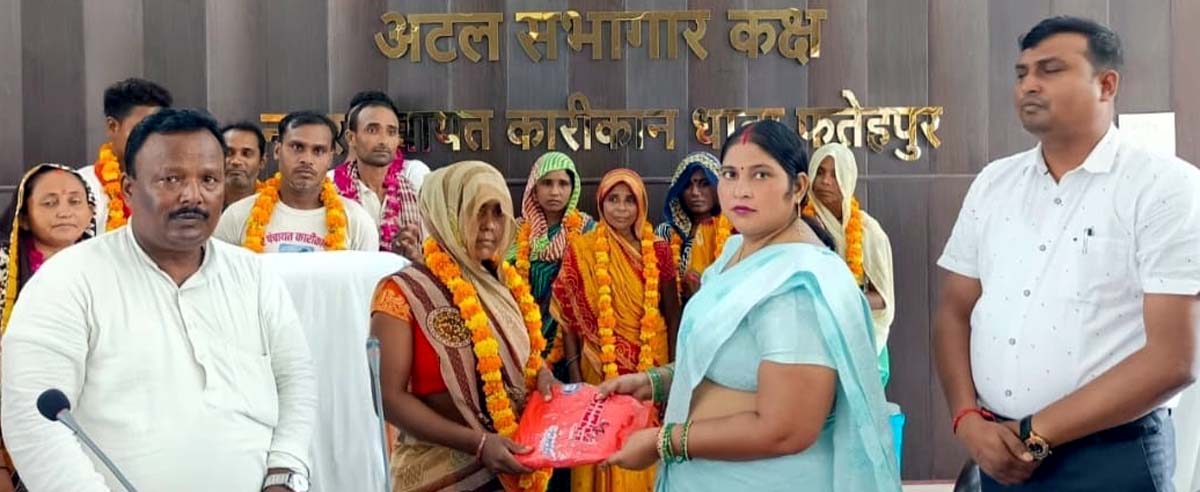  चेयरमैन ने सफाई मजदूर दिवस पर कर्मियों को किया सम्मानित