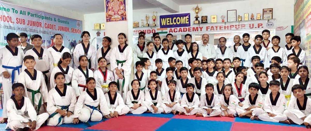 ताइक्वांडो कलर बेल्ट प्रमोशन में समाहित हुए बच्चे