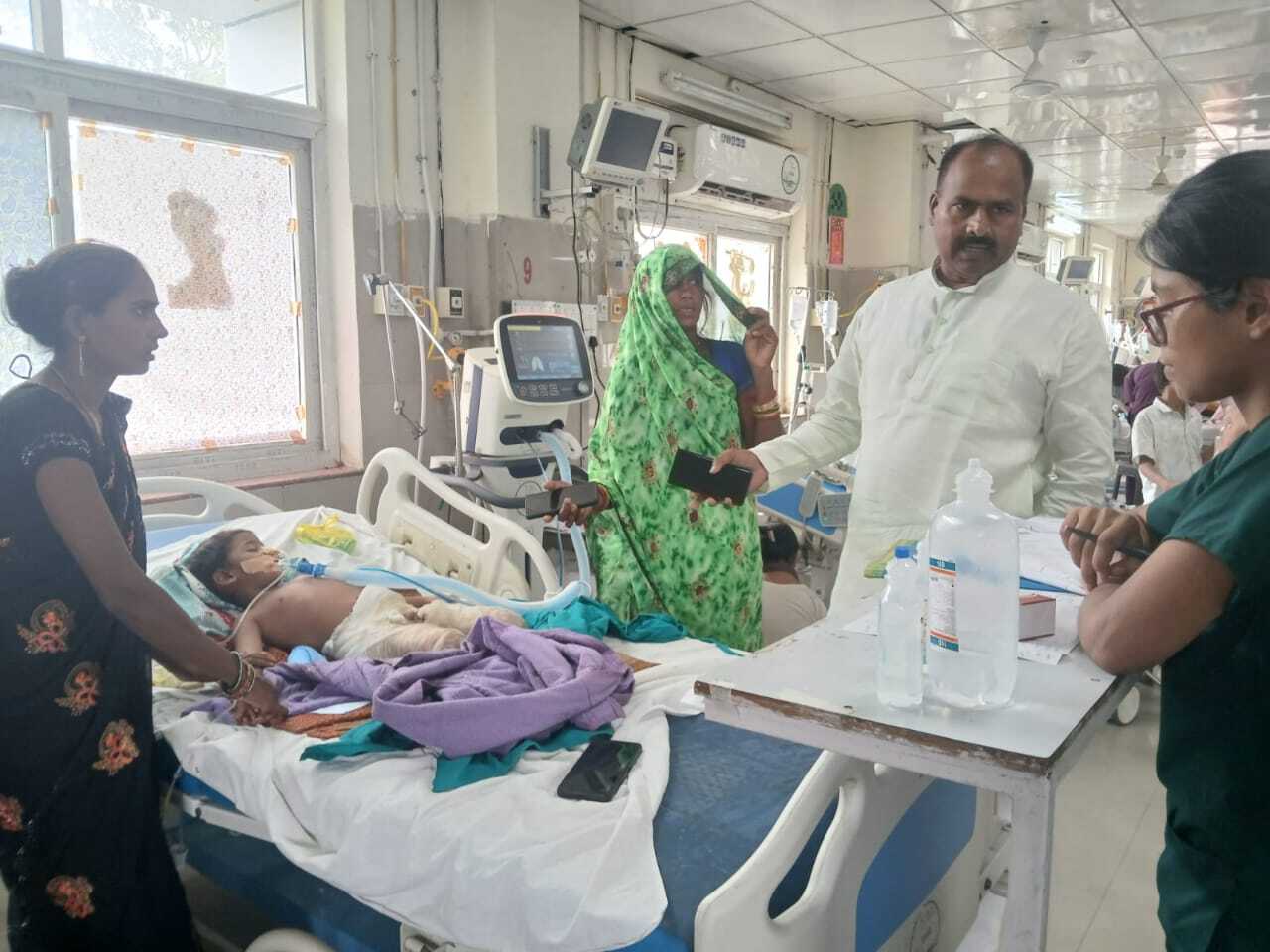  समाजसेवी ने विषम परिस्थितियों में किया सहयोग प्रधानमंत्री के नारे को किया साकार