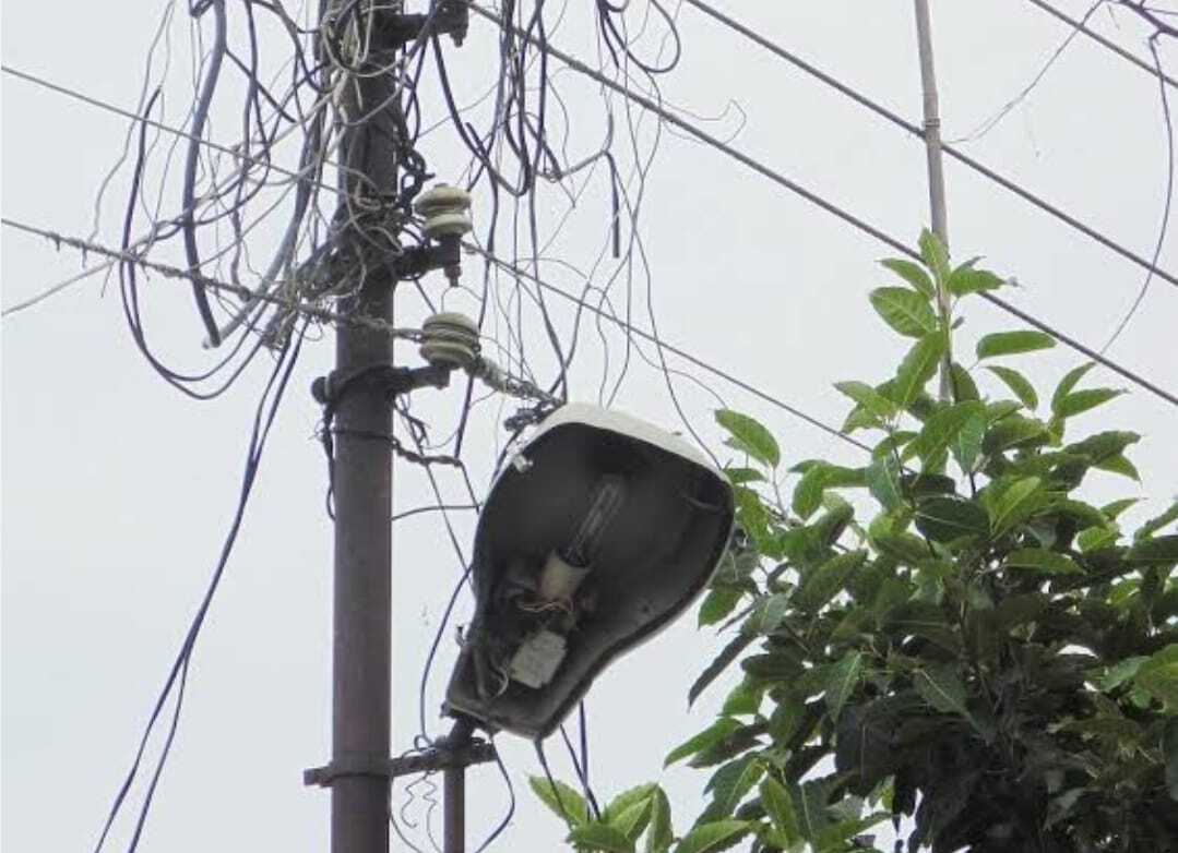 वार्ड नं. 1 व 2 में वर्षों से खराब स्ट्रीट लाइटें, अन्य लघु खबरों के साथ