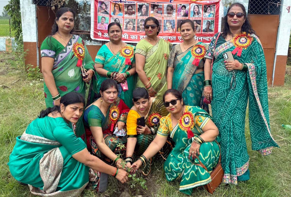 पर्यावरण संरक्षण का लिया संकल्प, मवई स्थित वृद्वा आश्रम में कराया वृद्धों को भोजन