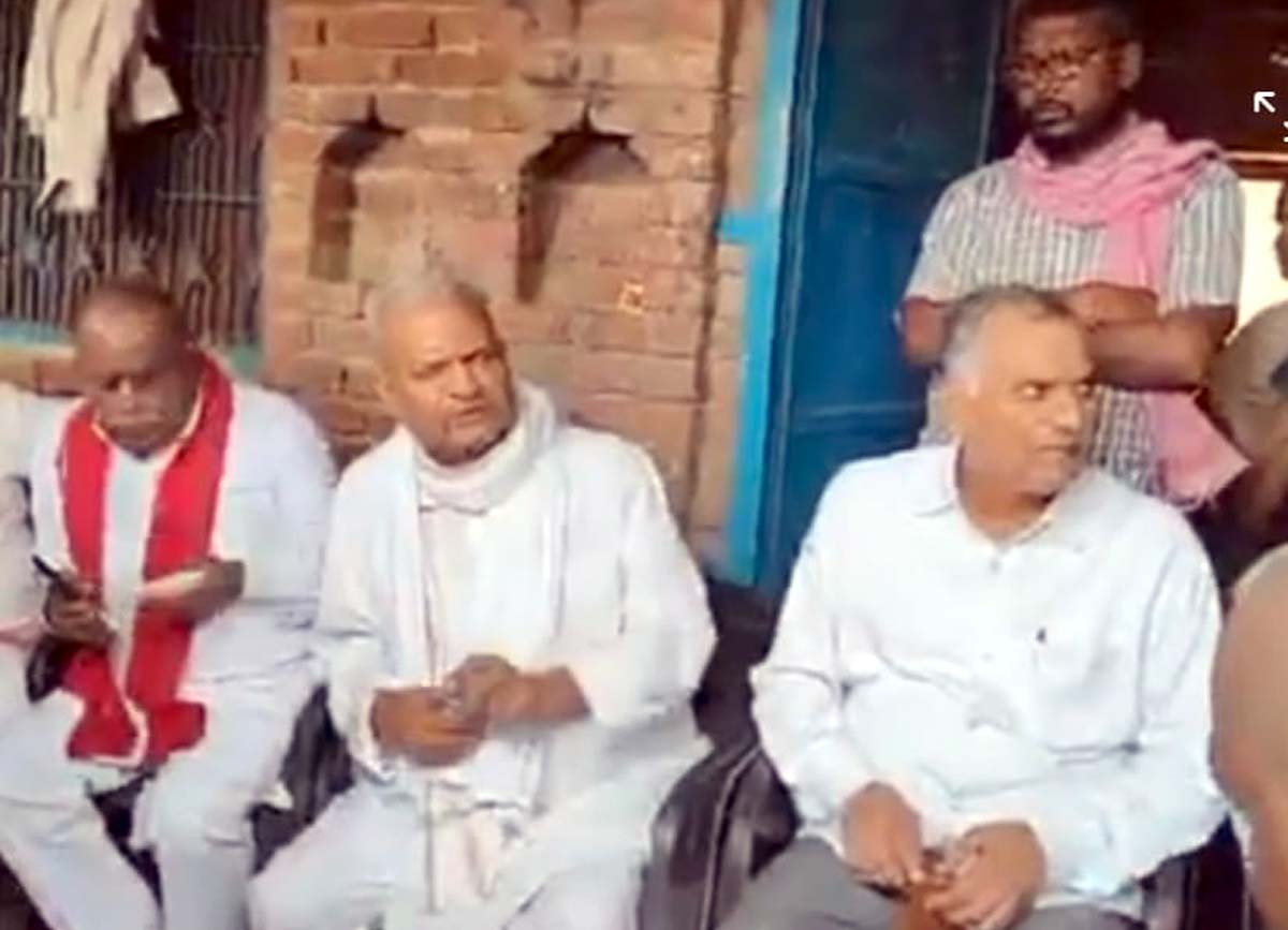 परिवार को दिया मदद का भरोसा, कार्यकर्ताओं की पुलिस से नोकझोंक