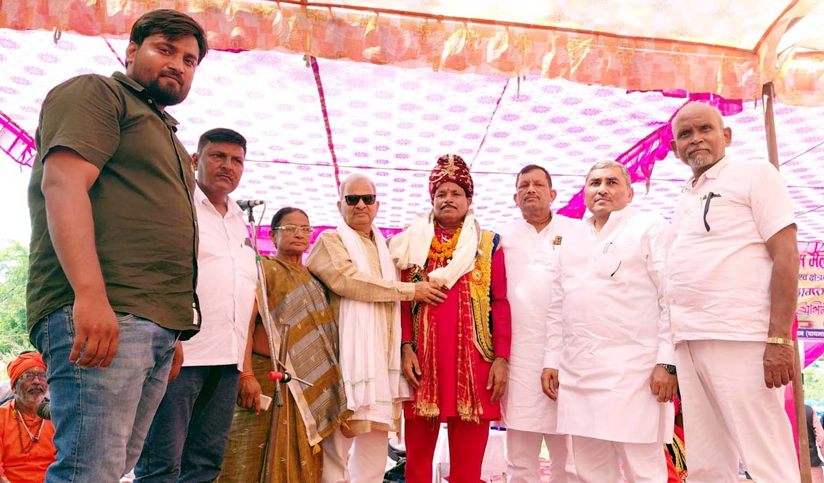 प्रधान के नेतृत्व में अतिथियों का स्वागत, आल्हा सुन रोमांचित हुए श्रोता