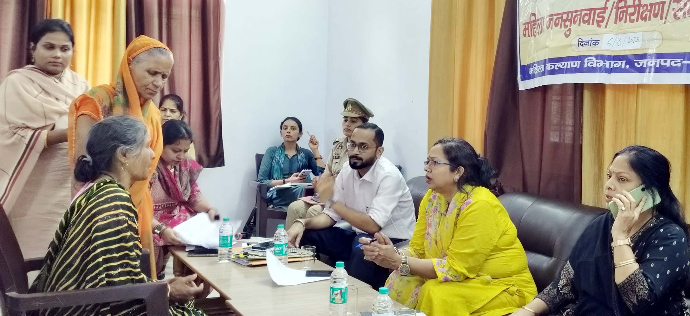 राज्य महिला आयोग की पीड़ित महिलाओं की सुनीं शिकायतें, देखी साफ-सफाई