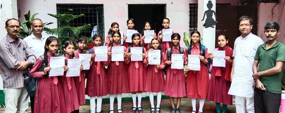 फतेहपुर के बच्चों ने पीएम को भेजी राखी व पत्र, पृथक राज्य की मांग