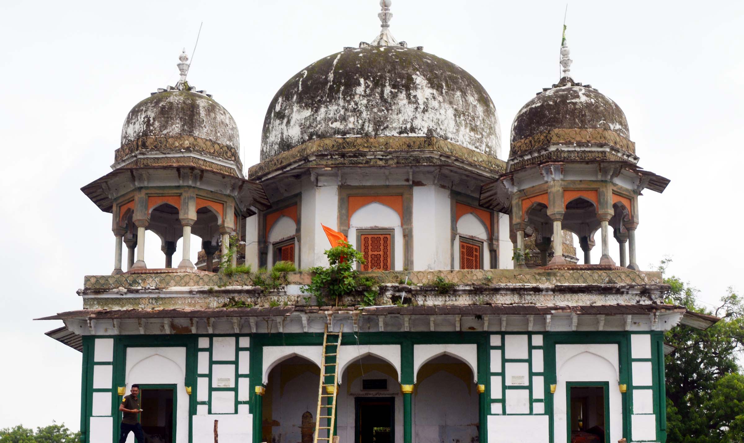 मकबरा या मन्दिर भाजपा करेगी अदालत का रुख,16 अक्टूबर तक बढ़ाई सुरक्षा