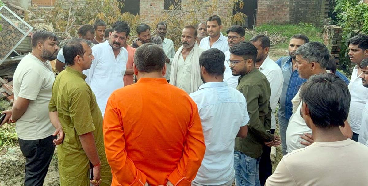 हरदौली घटना पर एआईसीसी सदस्य ने की आर्थिक सहायता