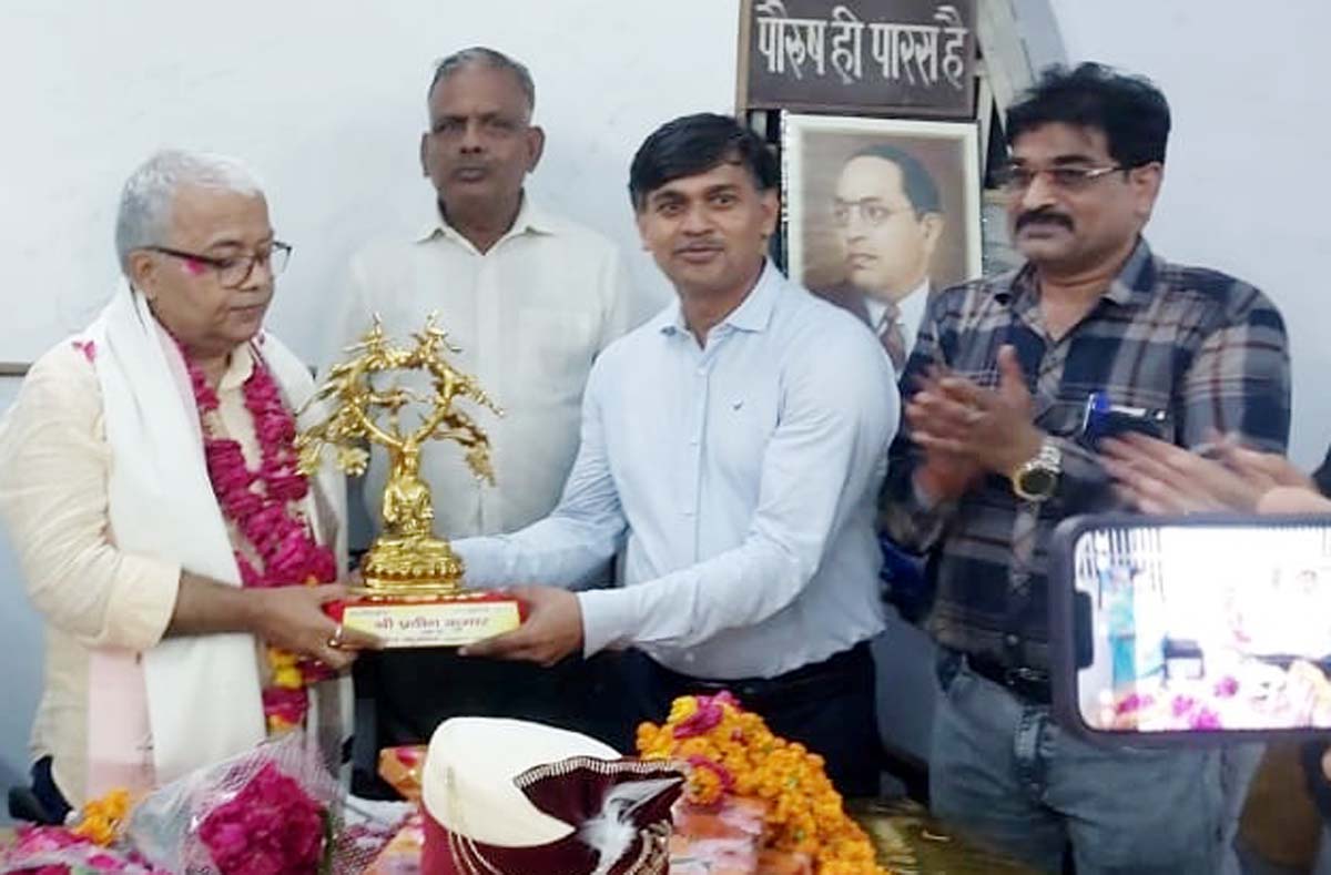 डिस्ट्रिक्ट कोआपरेटिव बैंक के मुख्य कार्यपालक अधिकारी सेवानिवृत्त