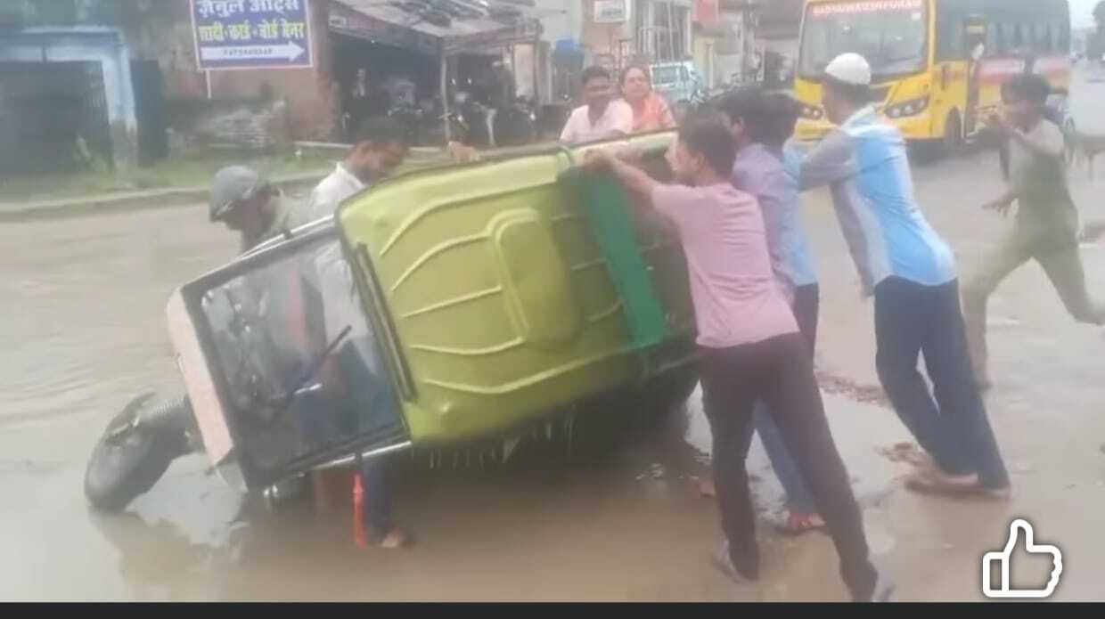 पीरनपुर की सड़क बनी दुर्घटनाओं का अड्डा, विभाग अब भी बेखबर