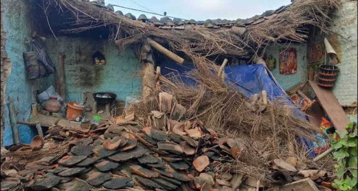  बारिश से मकान गिरा, अधेड़ की मौत, पोस्टमार्टम के लिए भेजा