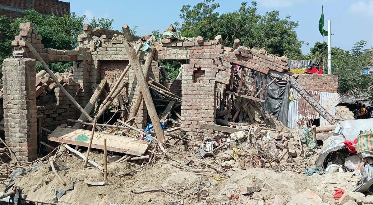  पटाखा फैक्ट्री में भीषण धमाके से पिता- पुत्री की मौत, बेटा गंभीर