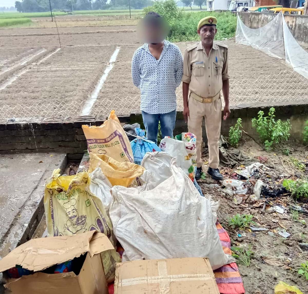 चेकिंग अभियान चला पकड़ी अवैध पटाखों की खेप, एक गिरफ्तार