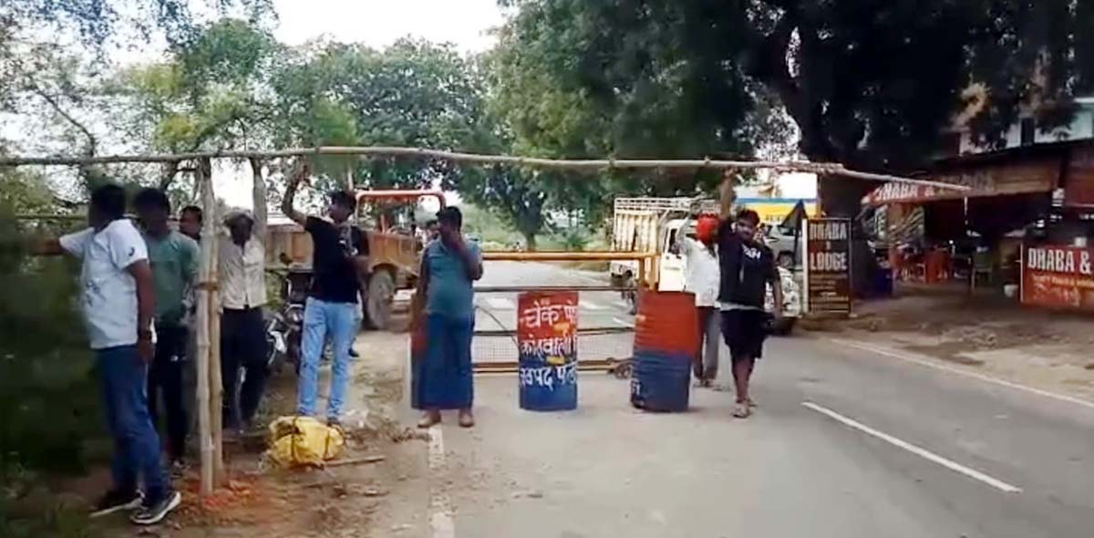 भारी वाहनों का बिंदकी के अंदर प्रवेश रहेगा निषेध, चार स्थानों पर लगे बैरियर
