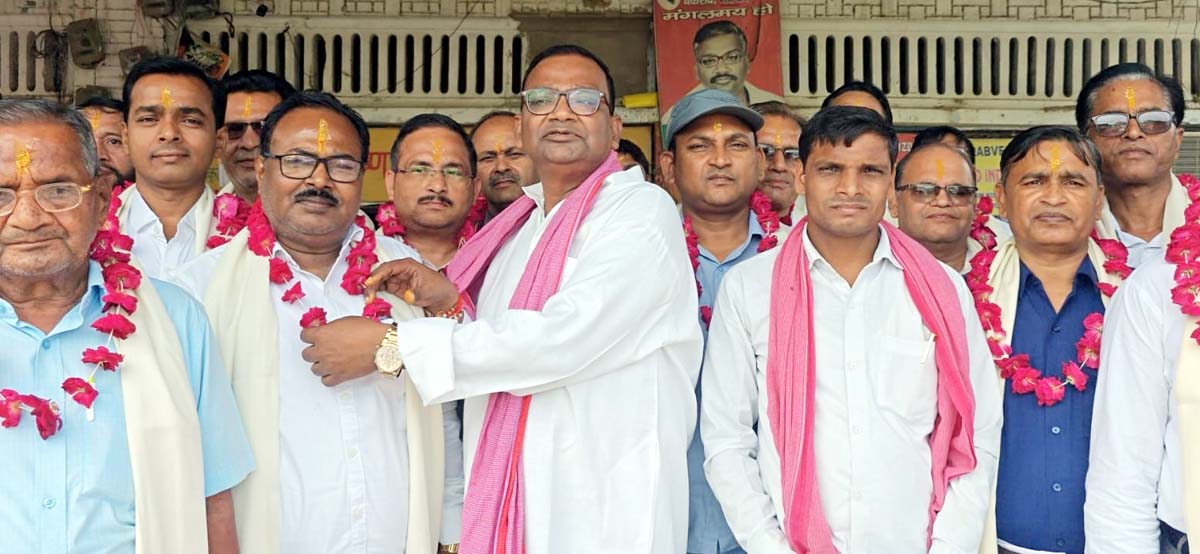 शिक्षक दिवस पर 45 शिक्षकों को किया सम्मानित,पूर्व जिलाध्यक्ष ने आयोजित किया