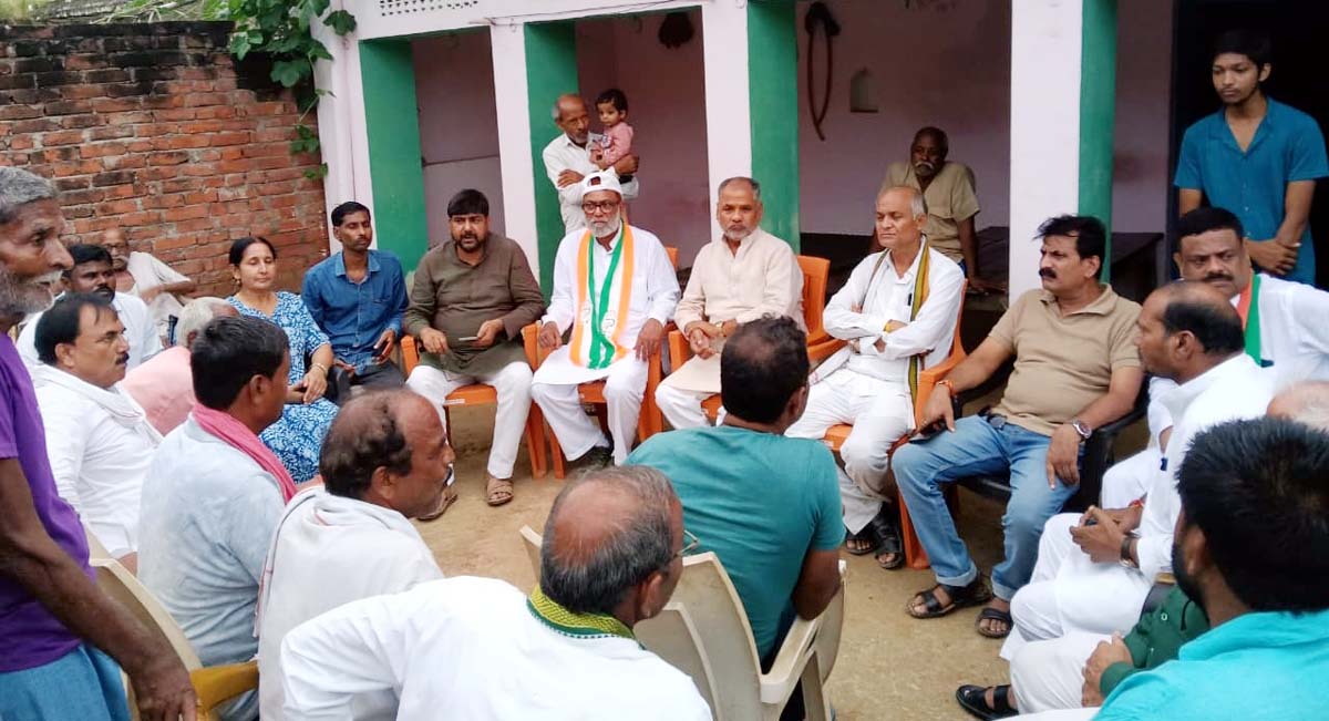 अजरौली गांव पहुंचा कांग्रेस का प्रतिनिधि मंडल, जताया दुख