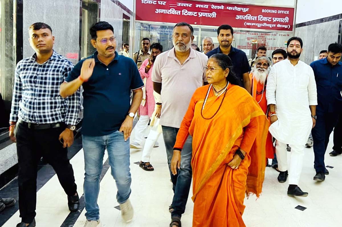 पूर्व मंत्री ने रेलवे स्टेशन के सुंदरीकरण कार्य को देखा, जताई प्रसन्नता