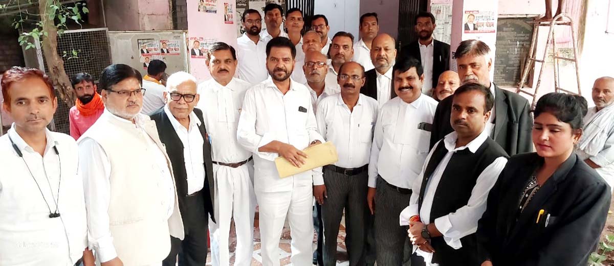  शिलालेख से बार के वरिष्ठ उपाध्यक्ष का नाम हटाने पर नाराजगी