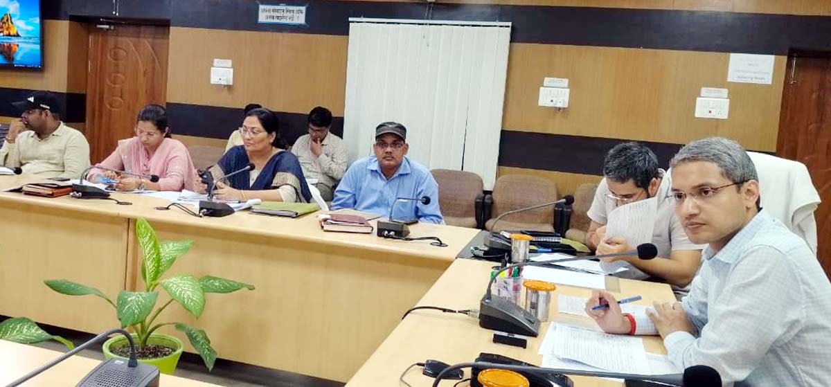 नीति आयोग व डीएमएफ के कार्यों का कराएं क्रास वेरिफिकेशन: डीएम