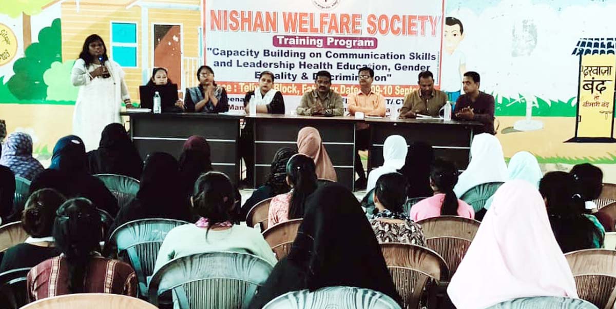 निशान वेलफेयर सोसाइटी ने किशोरियों को किया जागरूक