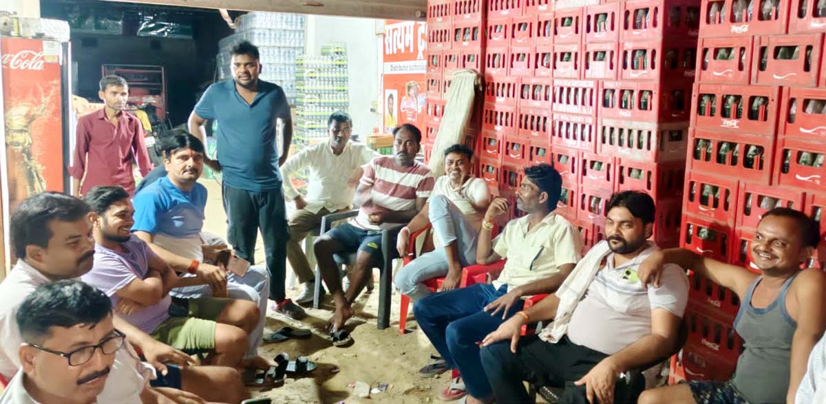 डीएम को ज्ञापन देगा मवई व्यापार मंडल, समस्याओं पर की चर्चा