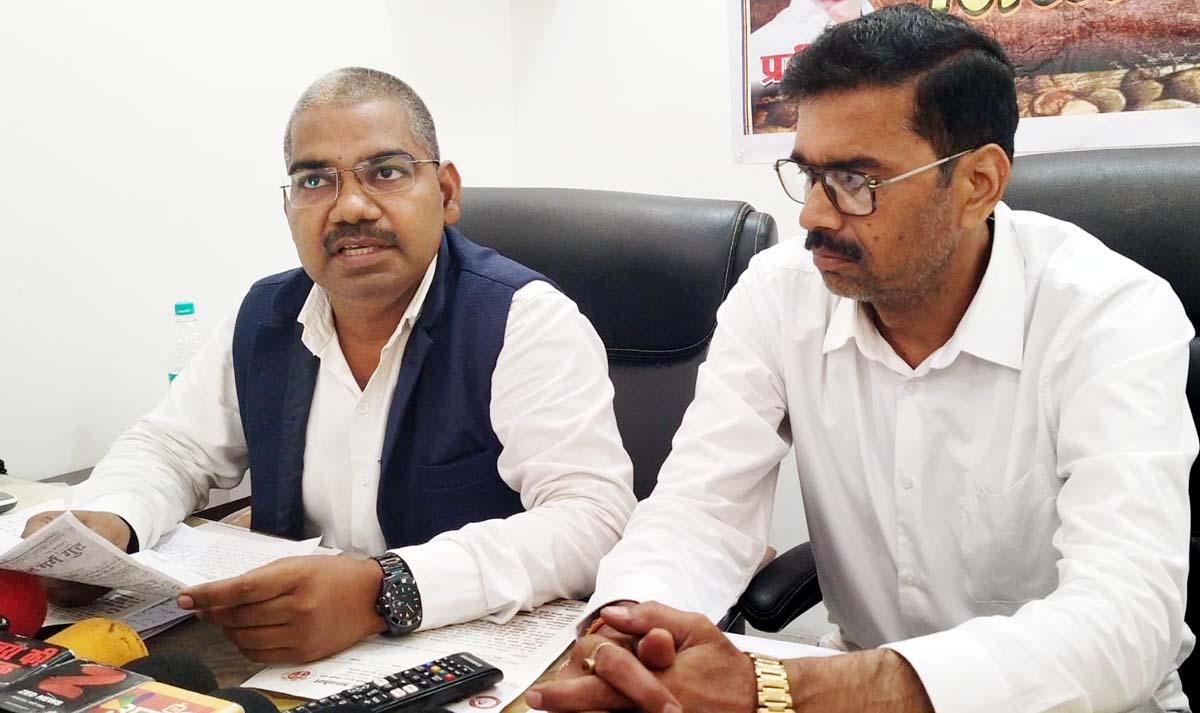 महिला आयोग की सदस्य व फर्जी पीएस पर लगाए गंभीर आरोप