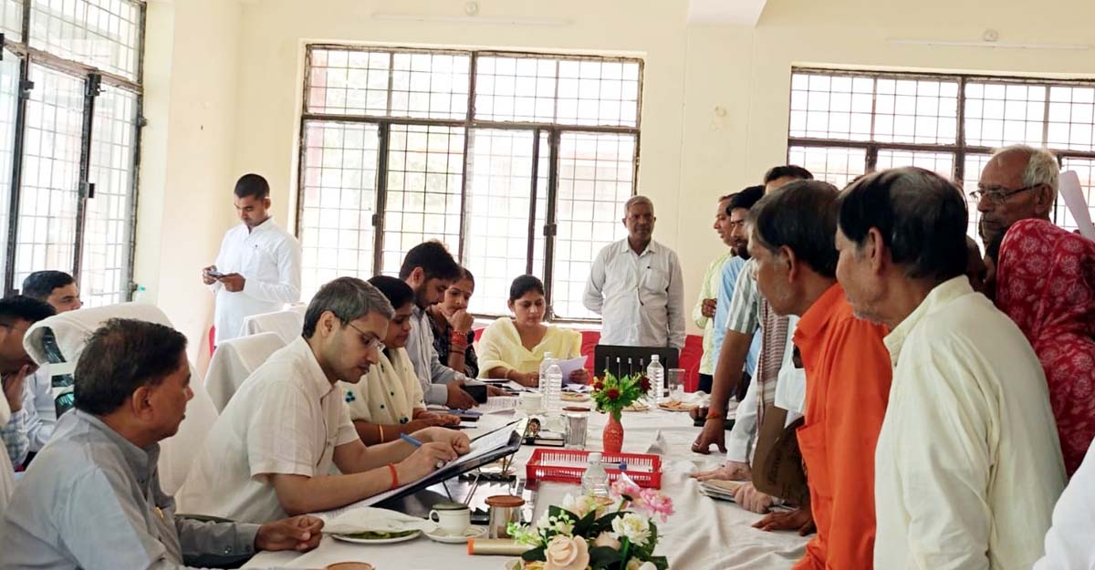 183 में 16 समस्याओं का हुआ निस्तारण, संपूर्ण समाधान दिवस में सुनी समस्याएं