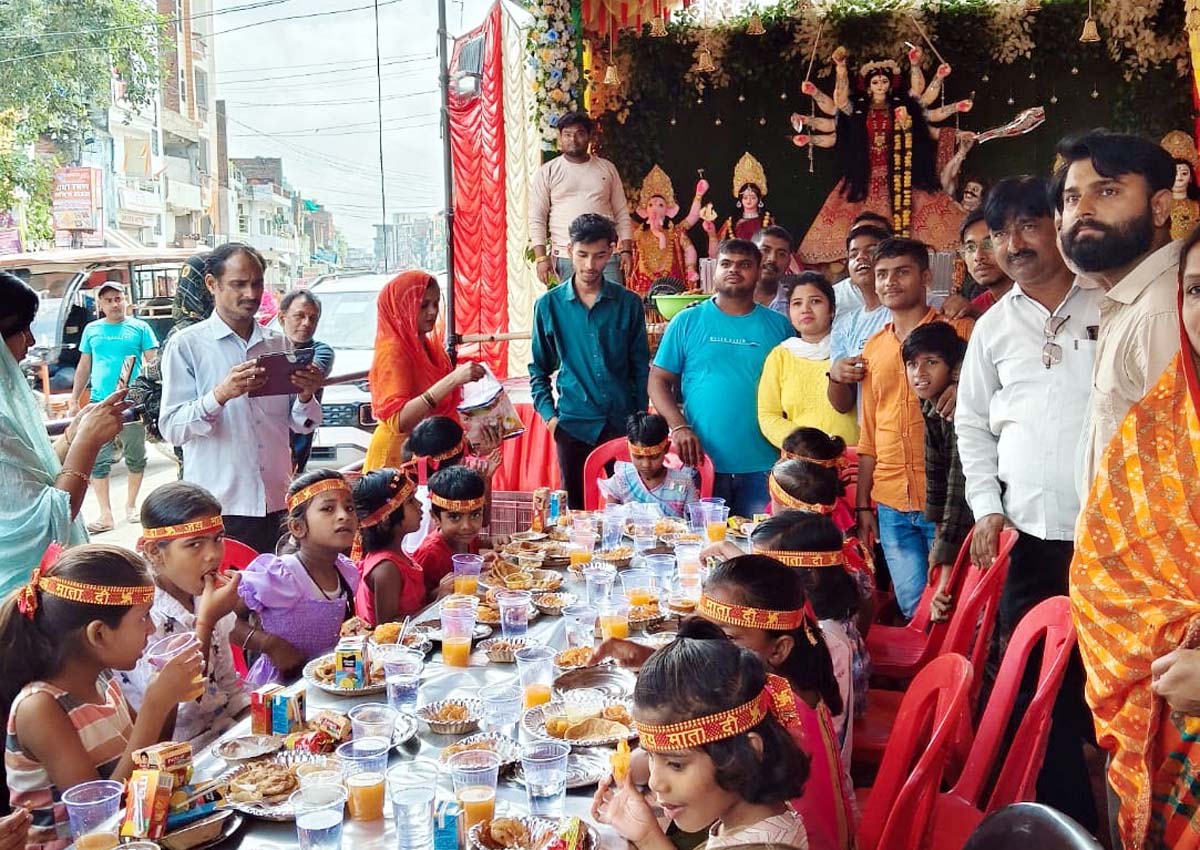 कन्या भोज के लिए खूब भटके श्रद्धालु, कन्या भोज के बाद भक्तों ने तोड़ा व्रत