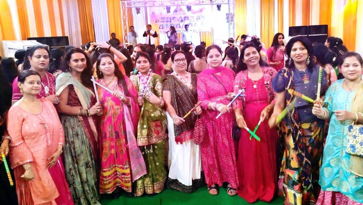  गरबा डांडिया में दिखी भारतीय संस्कृति की झलक, सानवी व वैष्णवी गुप्ता प्रथम