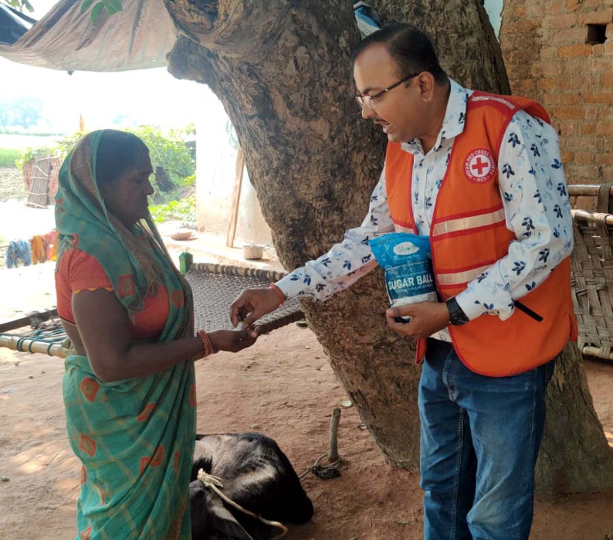 डेंगू से बचाव का रेडक्रास चेयरमैन ने चलाया अभियान डेंगू से बचाव का रेडक्रास चेयरमैन ने चलाया अभियान