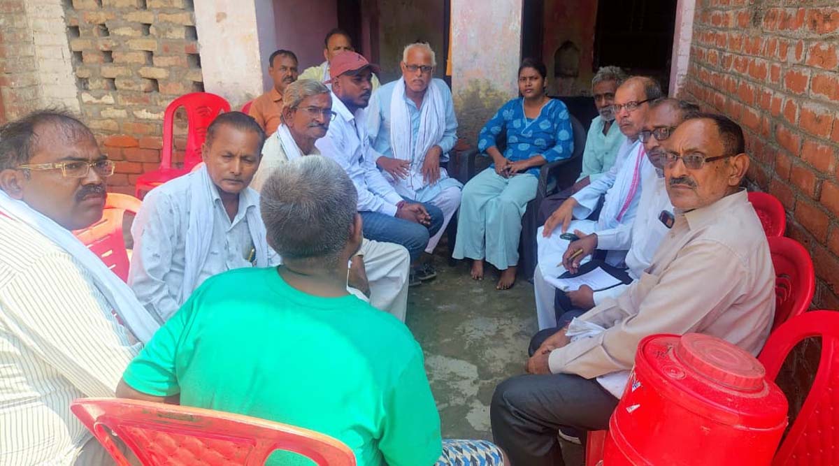 रायबरेली कांड के पीड़ित परिवार से मिले भाकपाई,ढाढंस बंधाते पदाधिकारी