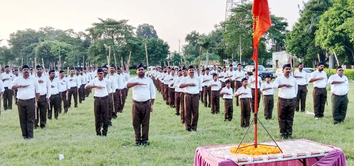बहुआ नगर में गूंजे राष्ट्रभक्ति के स्वर, शताब्दी वर्ष में हुआ पथ संचलन