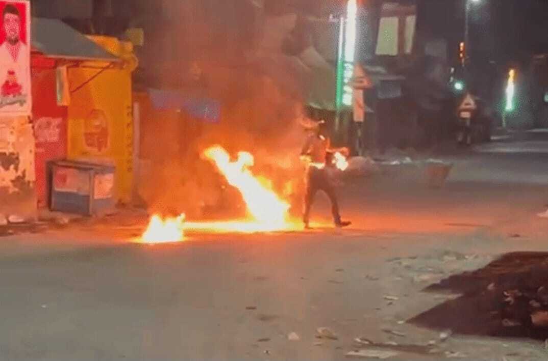 कार्रवाई से भड़के हिस्ट्रीशीटर ने पेट्रोल डाल लगाई आग, चल रहा इलाज