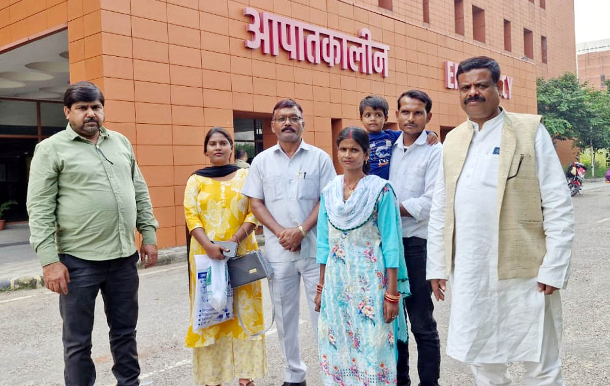 राहुल के निर्देश पर कांग्रेस शहर अध्यक्ष लेकर पहुंचे लखनऊ