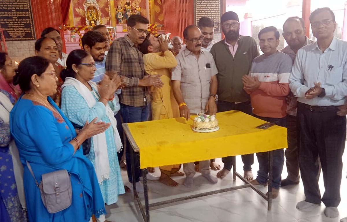 आदर्श व्यापार मंडल ने मनाया फतेहपुर का स्थापना दिवस