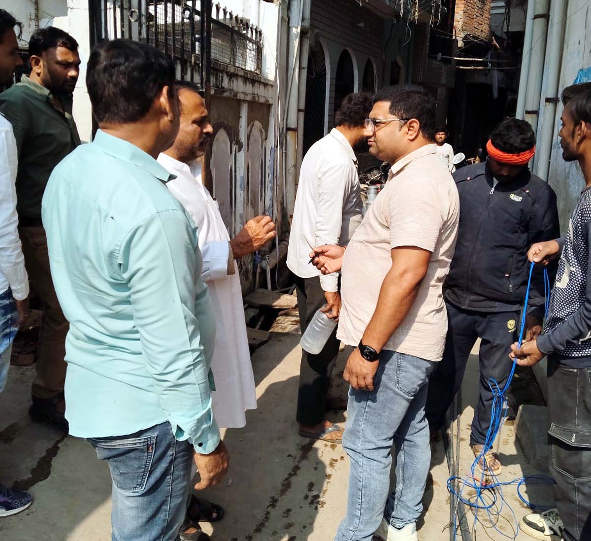 18 बकायेदारों की काटी लाइन, नौ लोगों से जमा कराया राजस्व