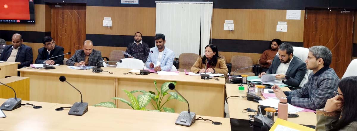 बिजली बिल राहत योजना की डीएम ने की समीक्षा, 25 प्रतिशत मूलधन में छूट