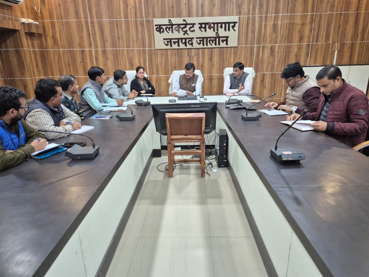   रूप से बंद करने के निर्देश – एक सप्ताह में सड़क को गड्ढा मुक्त करने का आदेश