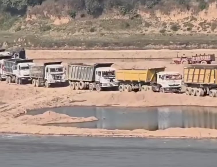 इछौरा जिटकिरी 25/21 खदान में बड़ी कार्रवाई, नोटिस जारी, 5 लाख से अधिक का जुर्माना